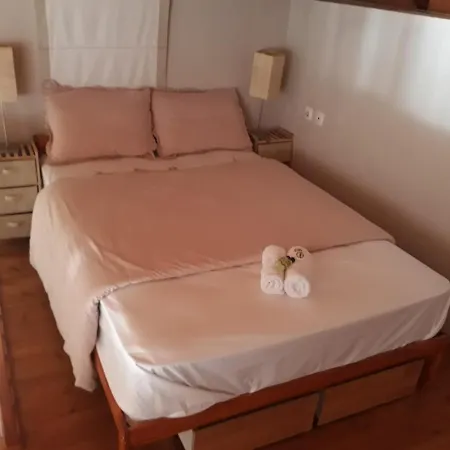 호텔 La Petit Chariklia's House