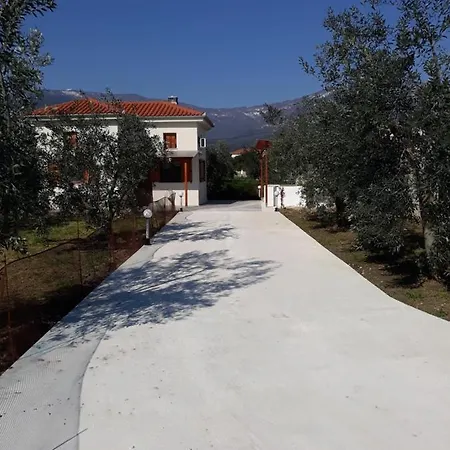 La Petit Chariklia's House * Volos